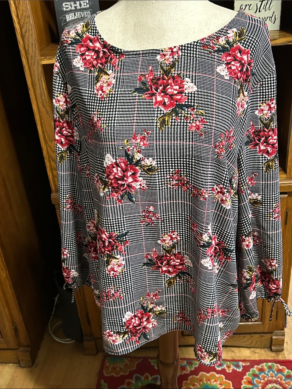 Massini Black-and-White Plaid Tunic with Pink Floral Print Large